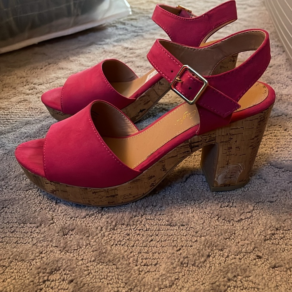 Chunky Heels - Picture 2 of 4